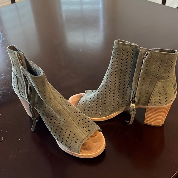 Toms Shoes - Tom’s booties